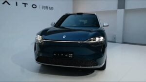 سيارة AITO M9